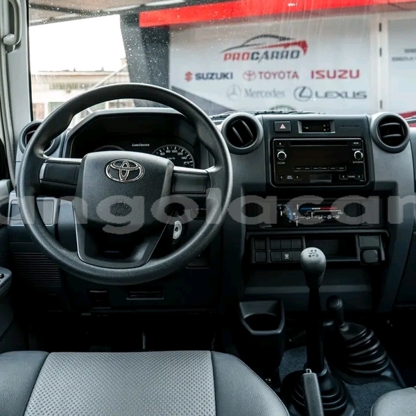 Big with watermark toyota land cruiser luanda province luanda 39334
