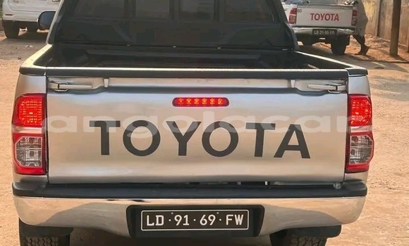 Comprar Usado Toyota Hilux Bege Carro em Luanda em Luanda Province Comprar Usado Toyota Hilux Bege Carro em Luanda em Luanda Province