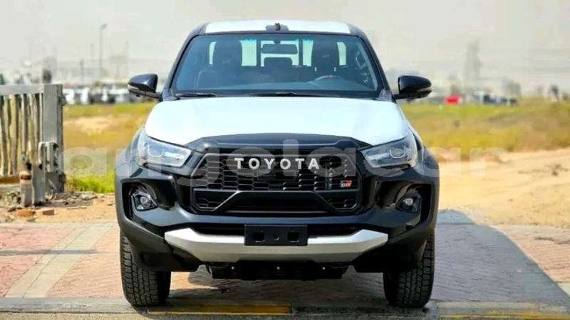 Big with watermark toyota hilux luanda province luanda 39343