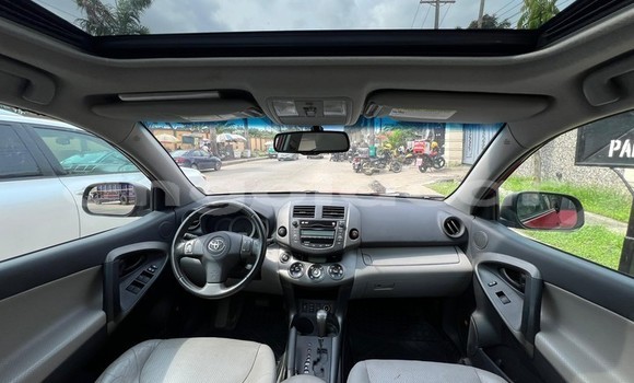 Comprar Usado Toyota RAV4 Vermelho Carro em Luanda em Luanda Province Comprar Usado Toyota RAV4 Vermelho Carro em Luanda em Luanda Province