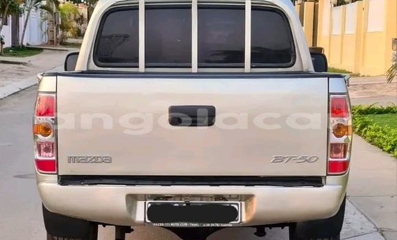 Comprar Usado Mazda BT-50 Bege Carro em Luanda em Luanda Province Comprar Usado Mazda BT-50 Bege Carro em Luanda em Luanda Province