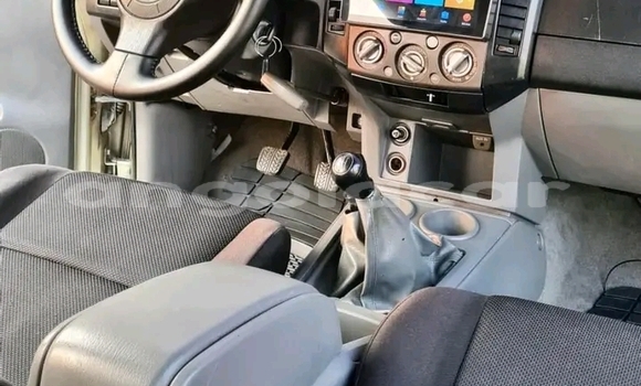 Comprar Usado Mazda BT-50 Bege Carro em Luanda em Luanda Province Comprar Usado Mazda BT-50 Bege Carro em Luanda em Luanda Province