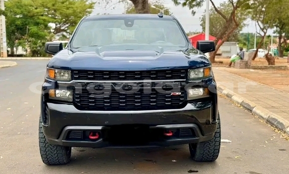 Comprar Usado Chevrolet Silverado Azul Carro em Luanda em Luanda Province