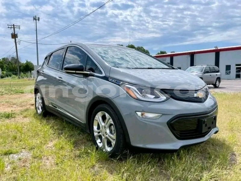 Big with watermark chevrolet tahoe luanda province luanda 39360