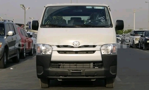 Comprar Novo Toyota Hiace Branco Carro em Luanda em Luanda Province