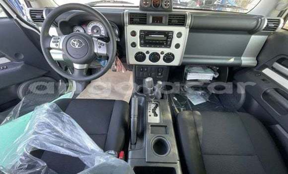 Comprar Usado Toyota FJ Cruiser Outro Carro em Luanda em Luanda Province Comprar Usado Toyota FJ Cruiser Outro Carro em Luanda em Luanda Province