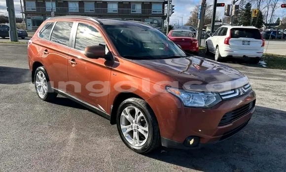 Comprar Usado Mitsubishi Outlander Marrom Carro em Luanda em Luanda Province Comprar Usado Mitsubishi Outlander Marrom Carro em Luanda em Luanda Province