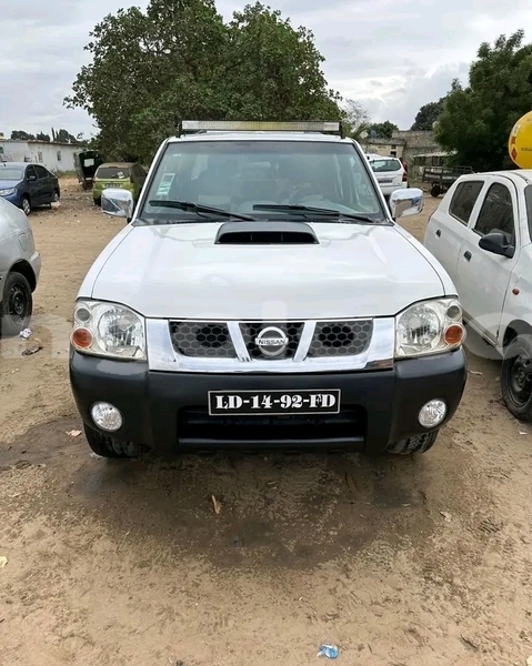 Big with watermark nissan hardbody luanda province luanda 39380