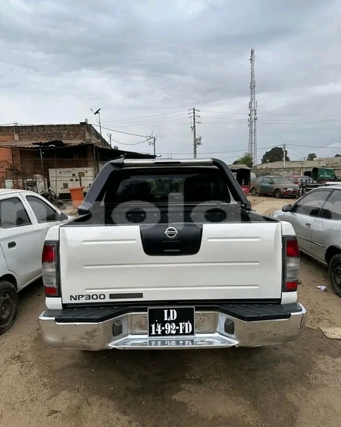 Big with watermark nissan hardbody luanda province luanda 39380