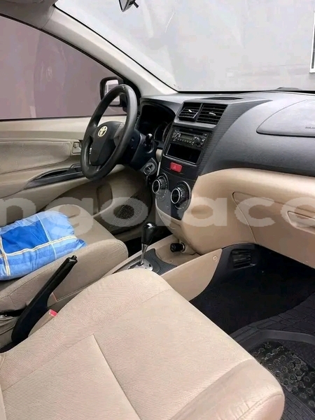 Big with watermark toyota avanza luanda province luanda 39381