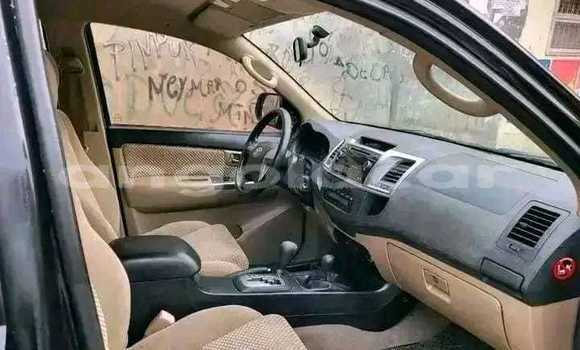 Comprar Usado Toyota Fortuner Prata Carro em Luanda em Luanda Province Comprar Usado Toyota Fortuner Prata Carro em Luanda em Luanda Province