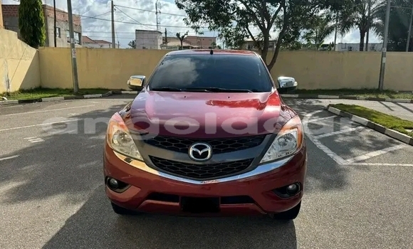 Comprar Usado Mazda BT-50 Vermelho Carro em Luanda em Luanda Province