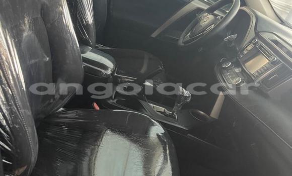 Comprar Usado Toyota RAV4 Preto Carro em Luanda em Luanda Province Comprar Usado Toyota RAV4 Preto Carro em Luanda em Luanda Province