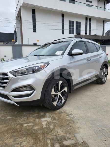 Big with watermark hyundai tucson luanda province luanda 39398