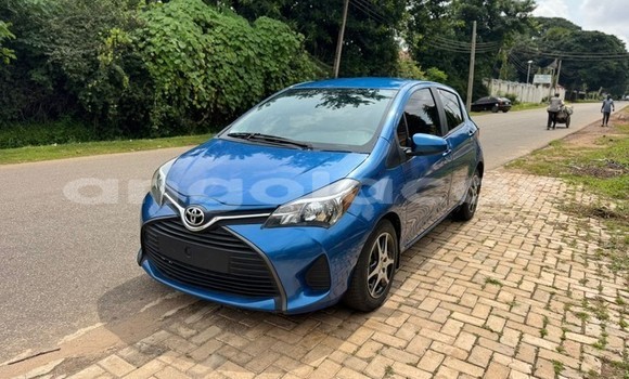 Comprar Usado Toyota Yaris Azul Carro em Luanda em Luanda Province
