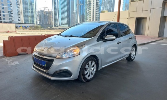 Comprar Usado Peugeot 208 Prata Carro em Luanda em Luanda Province
