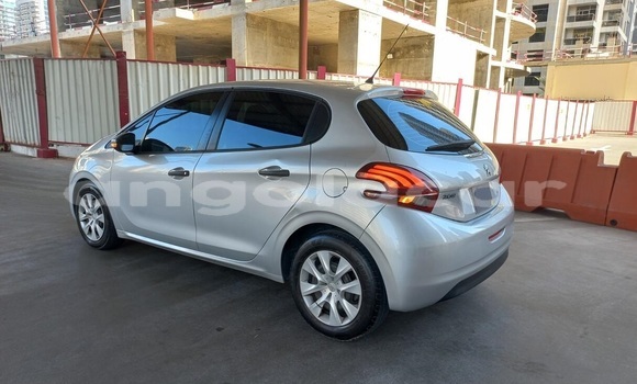 Comprar Usado Peugeot 208 Prata Carro em Luanda em Luanda Province Comprar Usado Peugeot 208 Prata Carro em Luanda em Luanda Province
