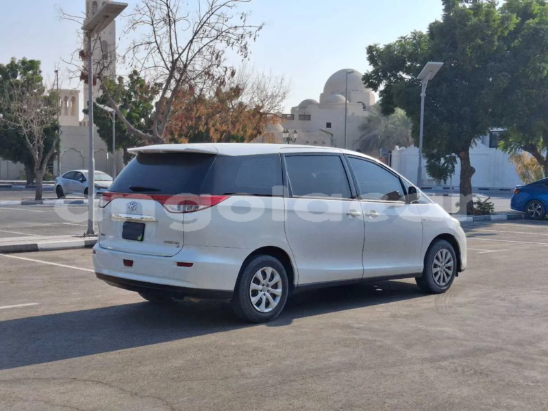 Big with watermark toyota previa luanda province luanda 39423