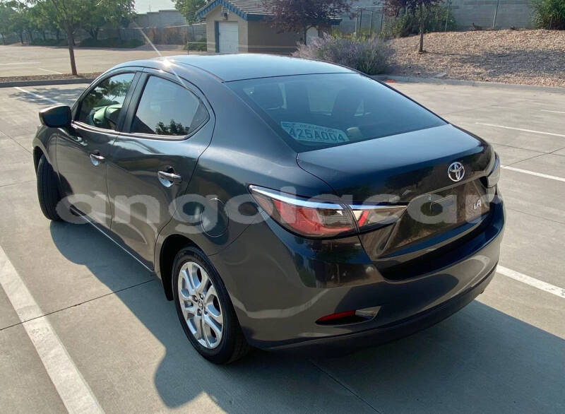 Big with watermark toyota yaris luanda province luanda 39425