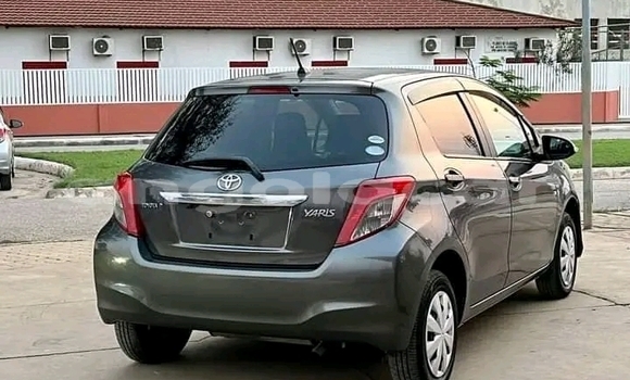 Comprar Usado Toyota Yaris Bege Carro em Luanda em Luanda Province Comprar Usado Toyota Yaris Bege Carro em Luanda em Luanda Province