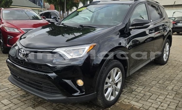 Comprar Usado Toyota RAV4 Outro Carro em Lobito em Benguela
