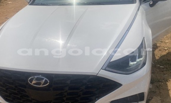 Buy Used Hyundai Sonata White Car in Luanda in Luanda Province