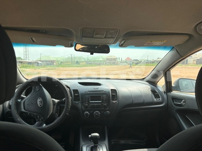 Big with watermark kia cerato benguela lobito 39450