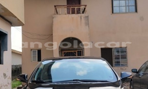 Comprar Usado Hyundai Elantra Preto Carro em Lobito em Benguela