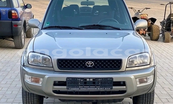 Comprar Usado Toyota RAV4 Outro Carro em Luanda em Luanda Province
