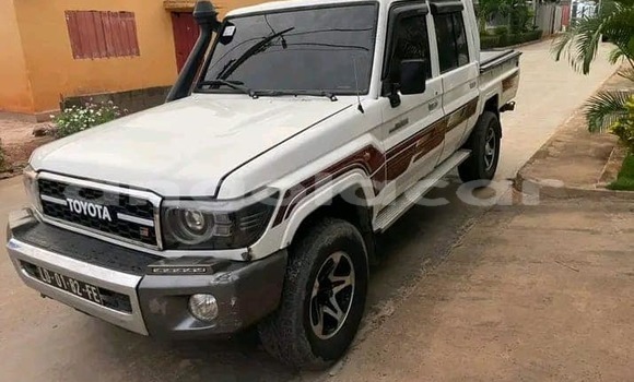 Comprar Usado Toyota Land Cruiser Branco Carro em Camacupa em Bie Comprar Usado Toyota Land Cruiser Branco Carro em Camacupa em Bie