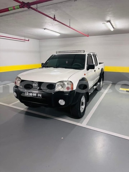 Big with watermark nissan hardbody uige camabatela 39465