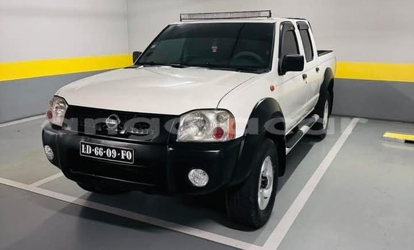 Comprar Usado Nissan Hardbody Branco Carro em Camabatela em Uige Comprar Usado Nissan Hardbody Branco Carro em Camabatela em Uige