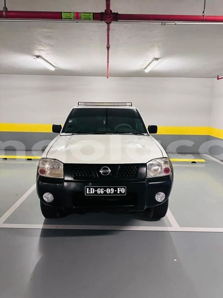 Big with watermark nissan hardbody uige camabatela 39465