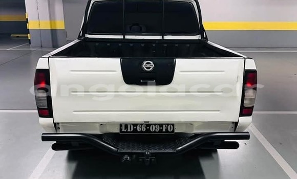 Comprar Usado Nissan Hardbody Branco Carro em Camabatela em Uige Comprar Usado Nissan Hardbody Branco Carro em Camabatela em Uige