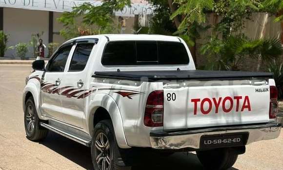 Buy Used Toyota Hilux White Car in M'banza–Kongo in Zaire Buy Used Toyota Hilux White Car in M'banza–Kongo in Zaire