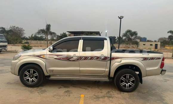 Buy Used Toyota Hilux Other Car in M'banza–Kongo in Zaire Buy Used Toyota Hilux Other Car in M'banza–Kongo in Zaire