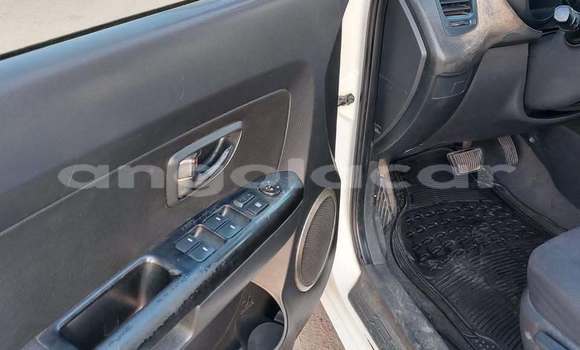 Buy Used Kia Soul White Car in Luanda in Luanda Province Buy Used Kia Soul White Car in Luanda in Luanda Province