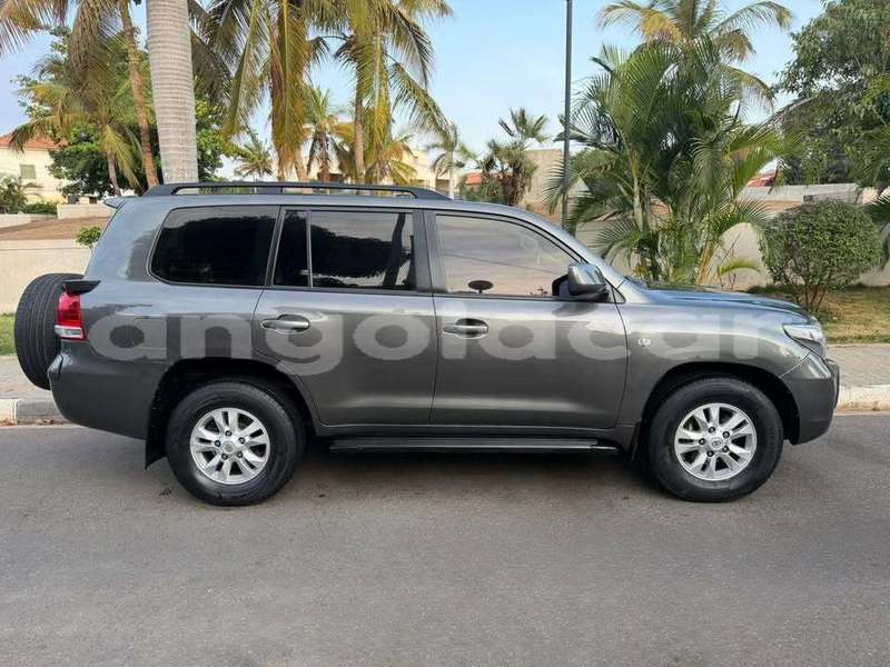 Big with watermark toyota land cruiser luanda province luanda 39491