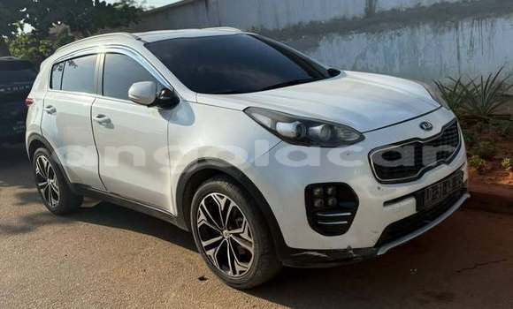 Comprar Usado Kia Sportage Branco Carro em Luanda em Luanda Province