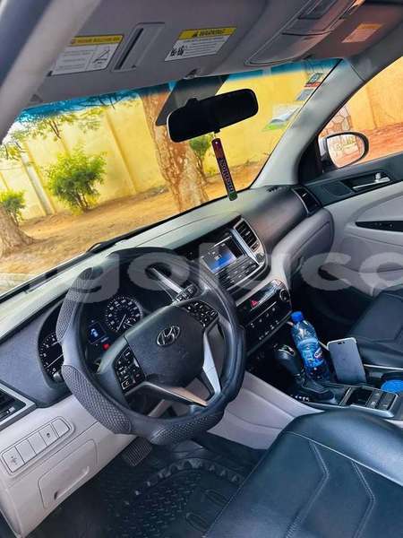 Big with watermark hyundai tucson luanda province luanda 39508