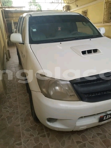 Big with watermark toyota hilux bie camacupa 39515