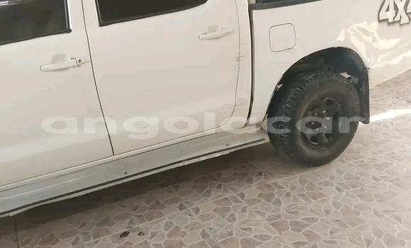 Comprar Usado Toyota Hilux Branco Carro em Camacupa em Bie Comprar Usado Toyota Hilux Branco Carro em Camacupa em Bie