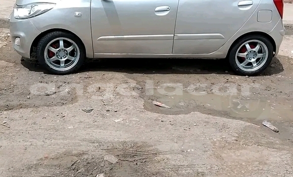 Comprar Usado Hyundai i10 Outro Carro em Kuito em Província do Bié Comprar Usado Hyundai i10 Outro Carro em Kuito em Província do Bié