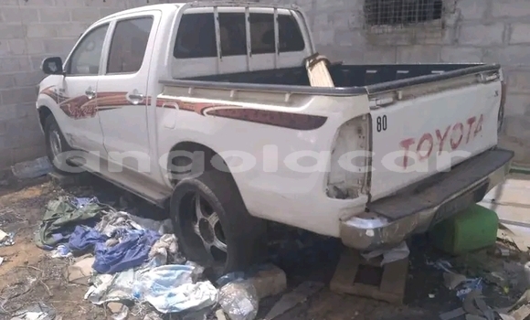 Buy Used Toyota Hilux White Car in Camacupa in Bie Buy Used Toyota Hilux White Car in Camacupa in Bie