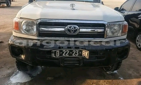 Buy Used Toyota Land Cruiser White Car in Chinjenje in Huambo Buy Used Toyota Land Cruiser White Car in Chinjenje in Huambo