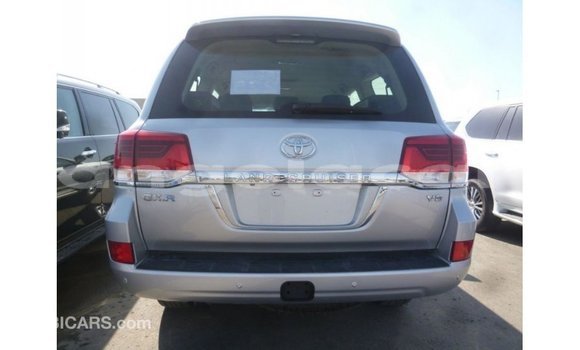 Comprar Importar Toyota Land Cruiser Outro Carro em Import - Dubai em Bengo Province Comprar Importar Toyota Land Cruiser Outro Carro em Import - Dubai em Bengo Province