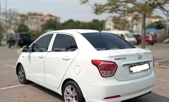 Buy Used Hyundai i10 White Car in Camacupa in Bie Buy Used Hyundai i10 White Car in Camacupa in Bie