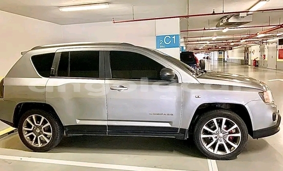 Comprar Usado Jeep Compass Outro Carro em Camabatela em Uige