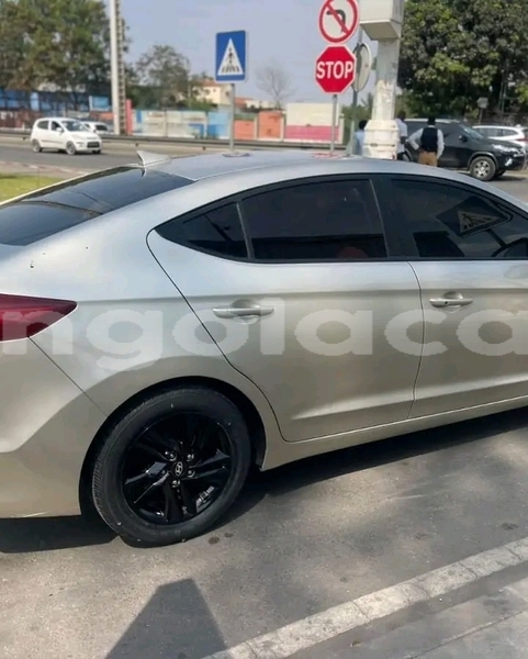 Big with watermark hyundai elantra bie camacupa 39547