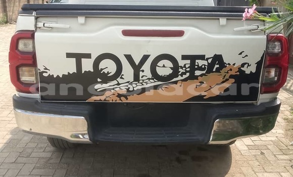 Buy Used Toyota Hilux White Car in Luanda in Luanda Province Buy Used Toyota Hilux White Car in Luanda in Luanda Province